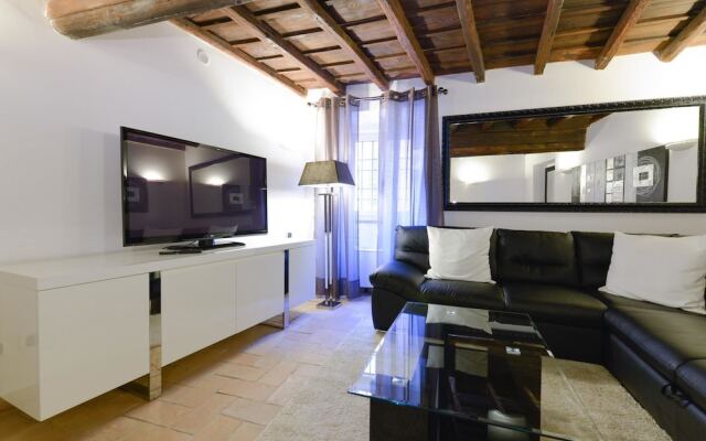 Ibernesi 2 Apartment