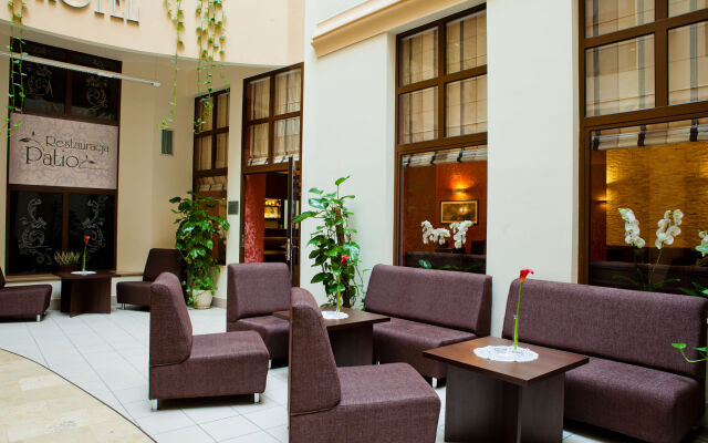 Patio Hotel