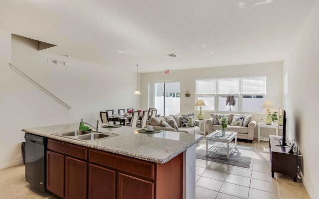 5114 Compass Bay