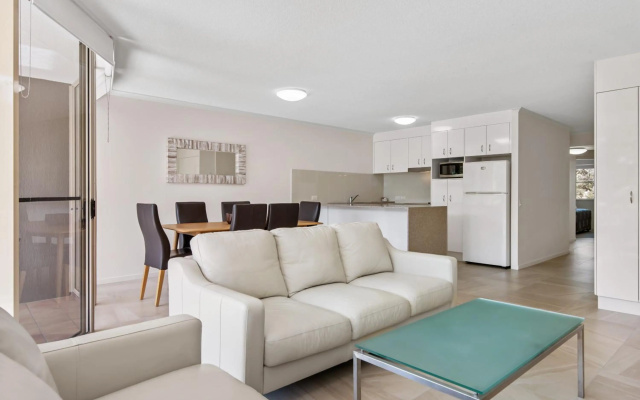 Beachcomber on the Spit – Guest Rooms – Mooloolaba