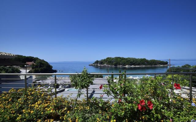 Prima Vista Beachfront Boutique Hotel