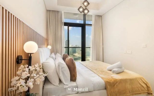 2BR Near Downtown w Balcony Pool Canal Views