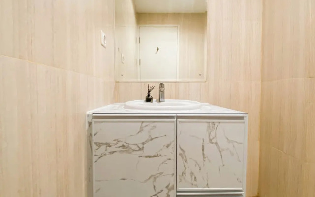 Warm and Cozy Studio at Sentul Tower Apartment