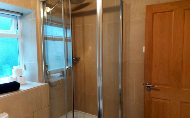 Fairwinds in Poole With 2 Bedrooms and 1 Bathrooms