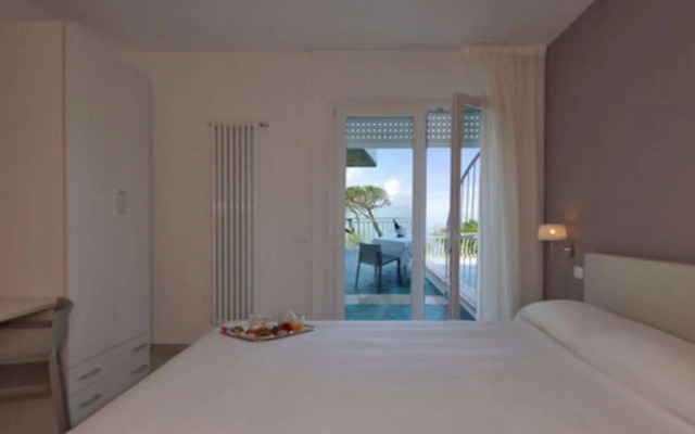Hotel Saviola