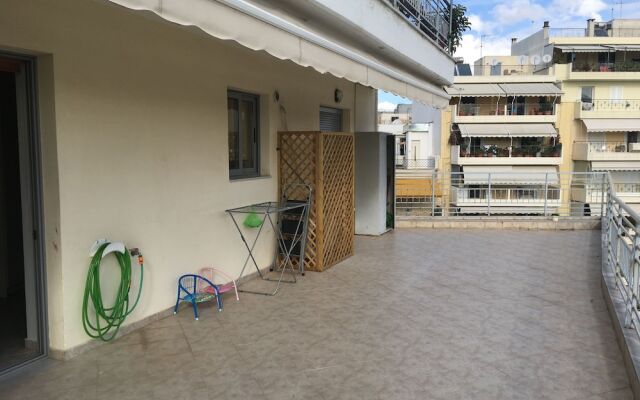 Cozy Flat With Acropolis View