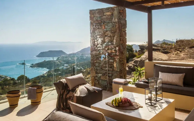 Villa Helios - Elevate Your Senses