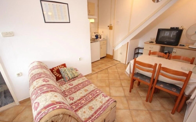 Mat - Great Location - A2-manji