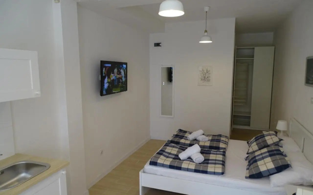 Job studio apartments