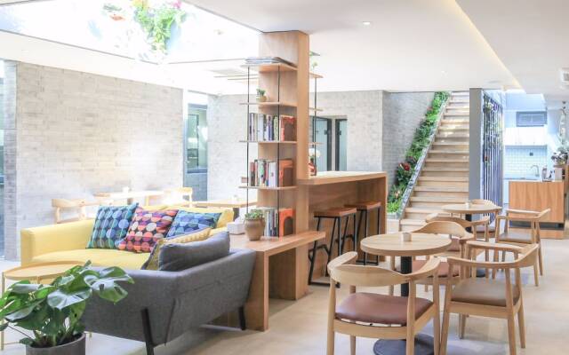 WeLight Hostel - Lost in flowers