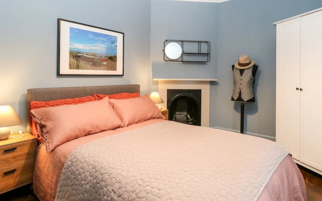 6 Coastal Cottages