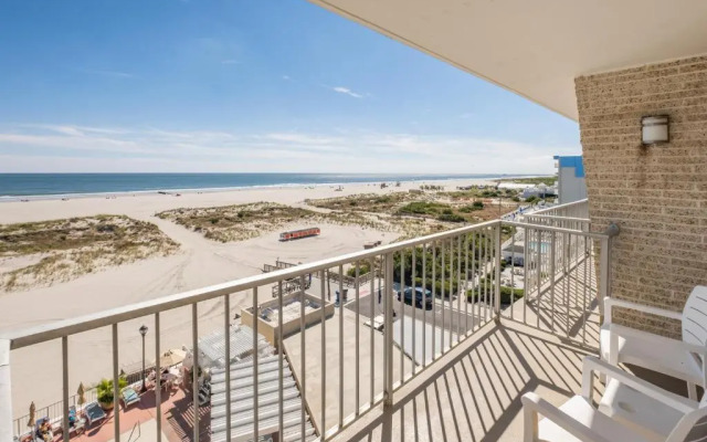 Reges Oceanfront Resort