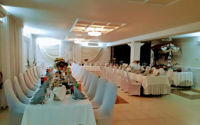 Fantazja - Restauracja i Noclegi