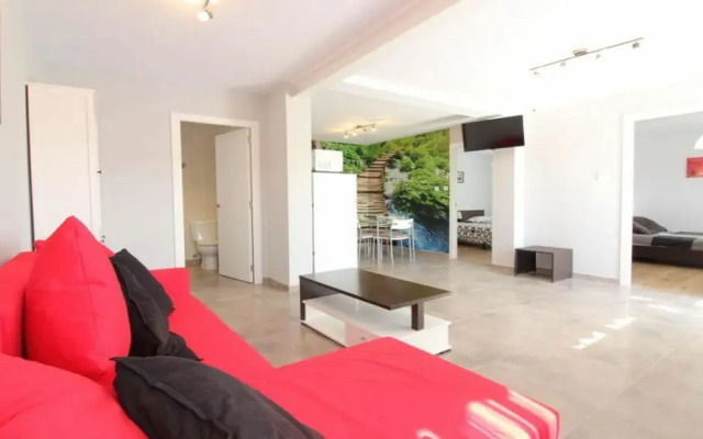 Residence by G - Avenida de Cantabria 60