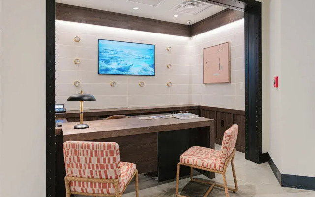 The Perry Hotel Naples