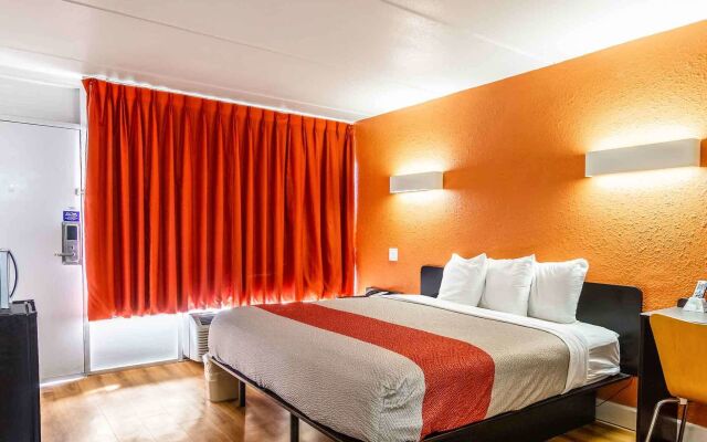 Motel 6 Brunswick, GA