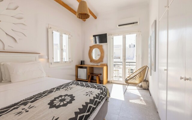 Parosquare Central Suites