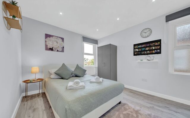 Captivating 1-bed Studio in West Drayton