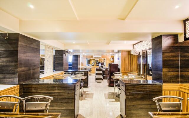 OYO 11576 Hotel Krishna Regency