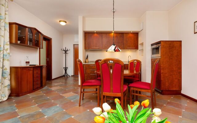 Obrzeżna Apartment by Renters