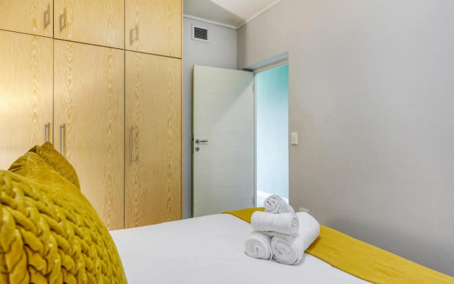 Authentic Cape Town Apartment near the Silo District