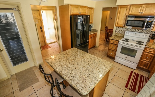 8297 Estero