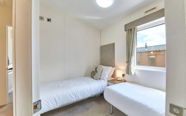 Host Stay Yolo Lodge