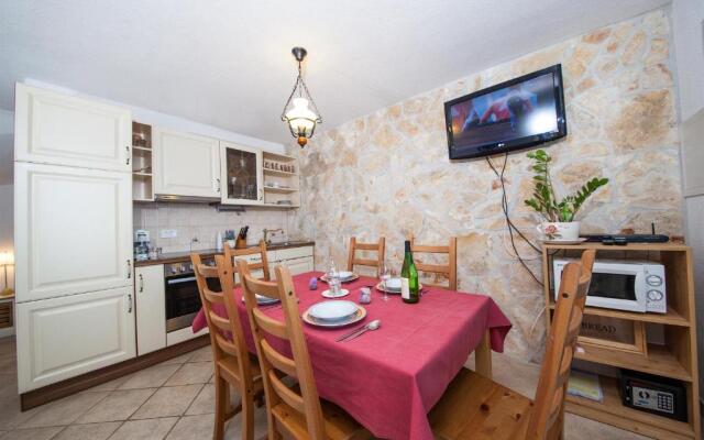 Apartmani Plana, Zaostrog
