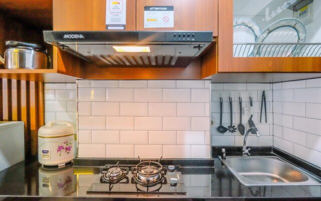 Restful And Minimalist Studio Transpark Cibubur Apartment