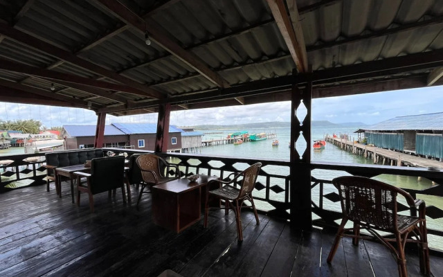 Burce Wood & Social House