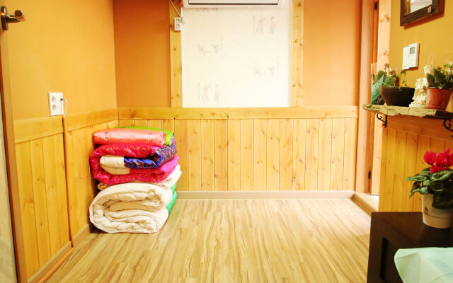 Gangneongjeon Hanok Stay