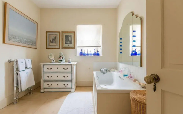 Quintessential Four Bedroom House in the Heart of