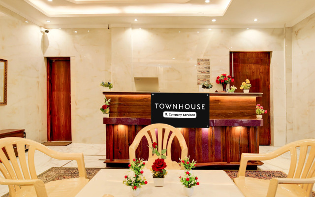 Super Townhouse Naya Gaon Formerly Hotel Paradise