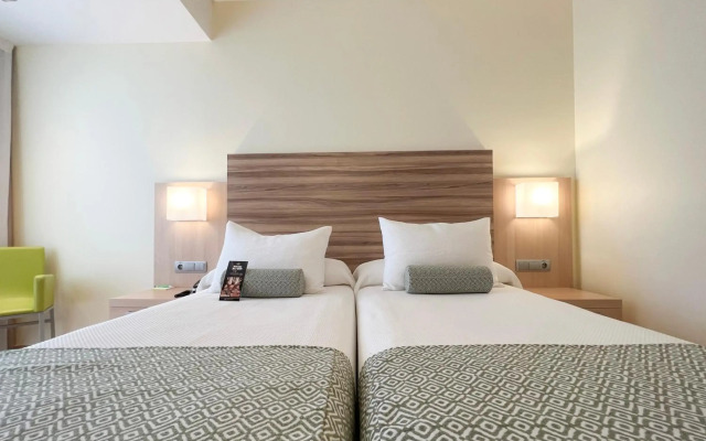 Riviera Beachotel - Recommended for Adults