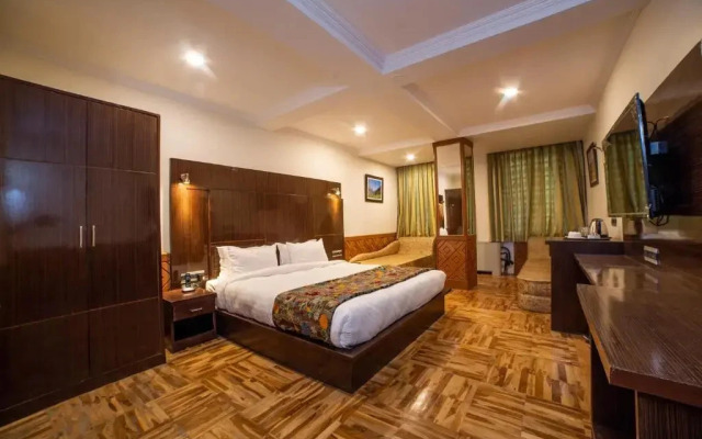 Opera Inn by OYO Rooms