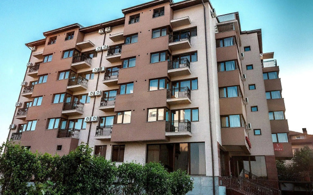 Lira Pacific Aparthotel