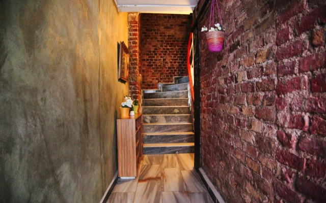 Innjoy Hostel - Adults Only