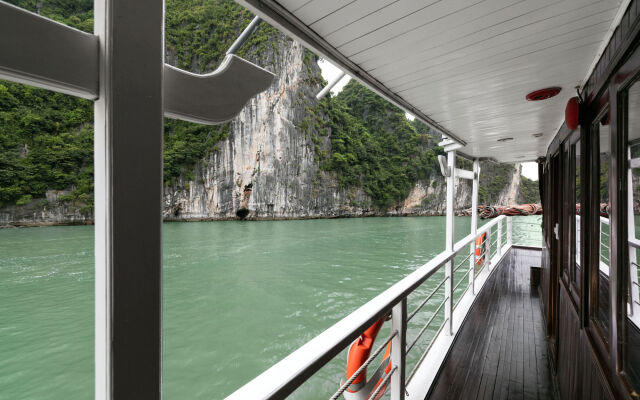 Halong Carina Cruise