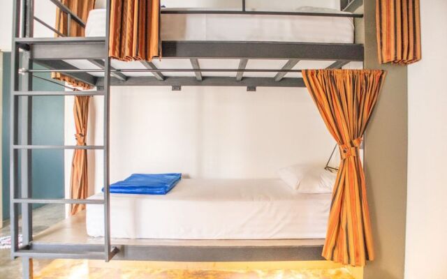 OYO 617 Tira Hostel @ Chalong Phuket