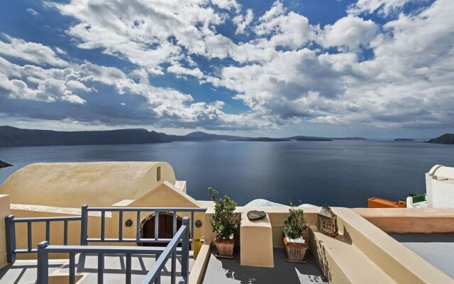 Lucky Homes - Oia