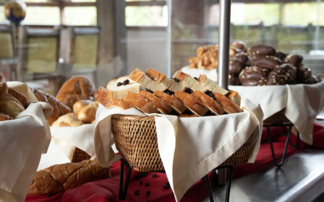 Hotel Girardot Resort by On Vacation