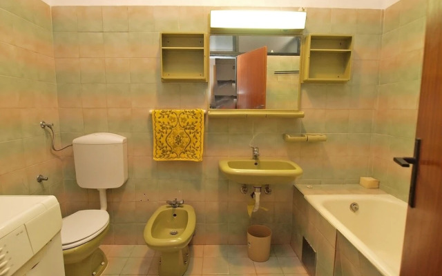 Apartment 439