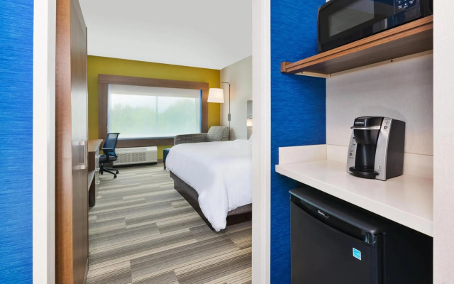 Holiday Inn Express & Suites Milan – Sandusky Area by IHG