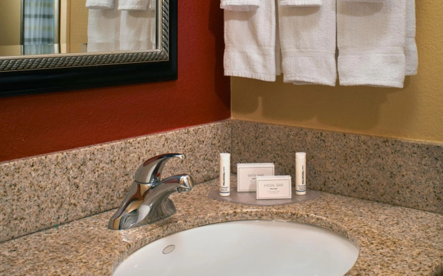 Courtyard by Marriott Louisville East