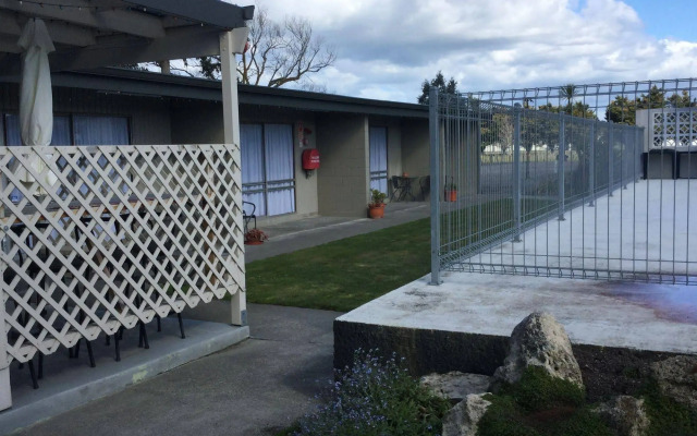 Thornton Lodge Motel