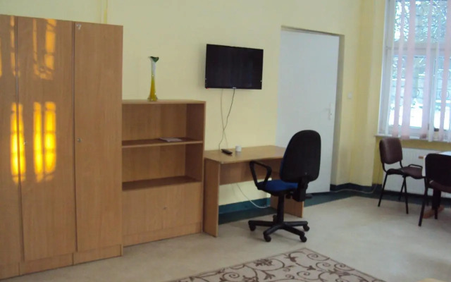 Pod starymi lipami