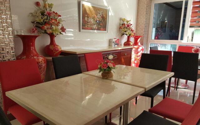V-House Hotel