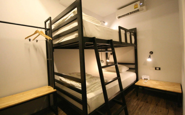 STrips the Poshtel - Hostel