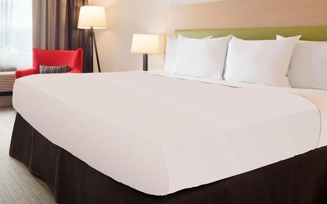 Country Inn & Suites by Radisson, Omaha Airport, IA