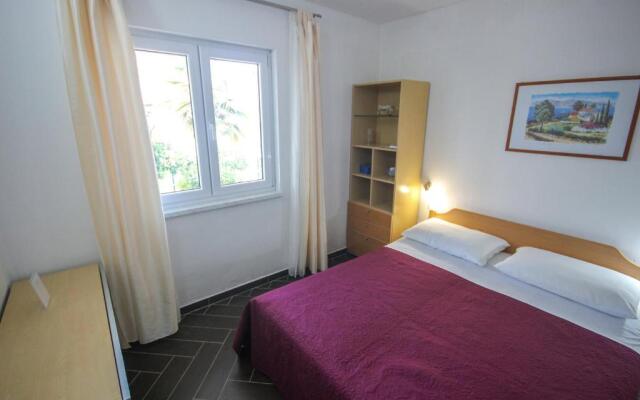 Cukon Holiday Home